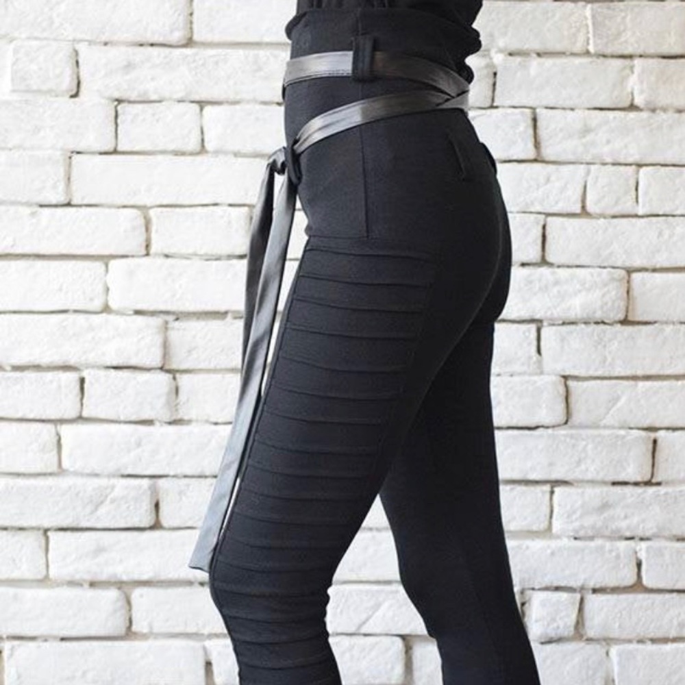 METAMORPHOZA x-long high-waisted leggings w/ belt